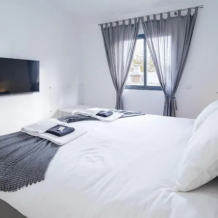 Oura V2 - Flores Villa Albufeira