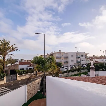 Oura V2 - Flores * Albufeira
